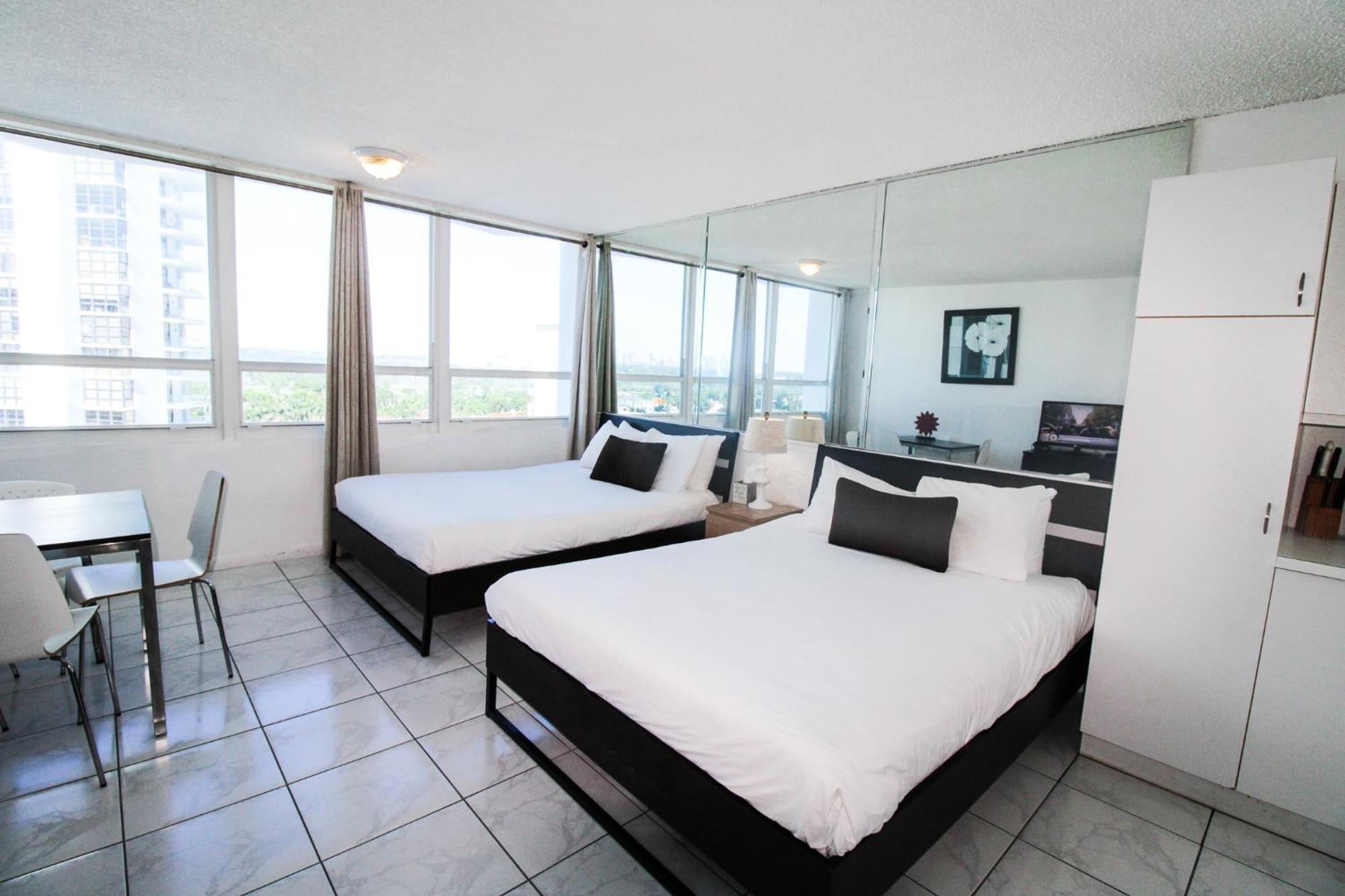 Castle 1118 Studio Bayview Direct Beach Access, Tennis, Pool, Restaurants, Free Parking Маямі-Біч Екстер'єр фото