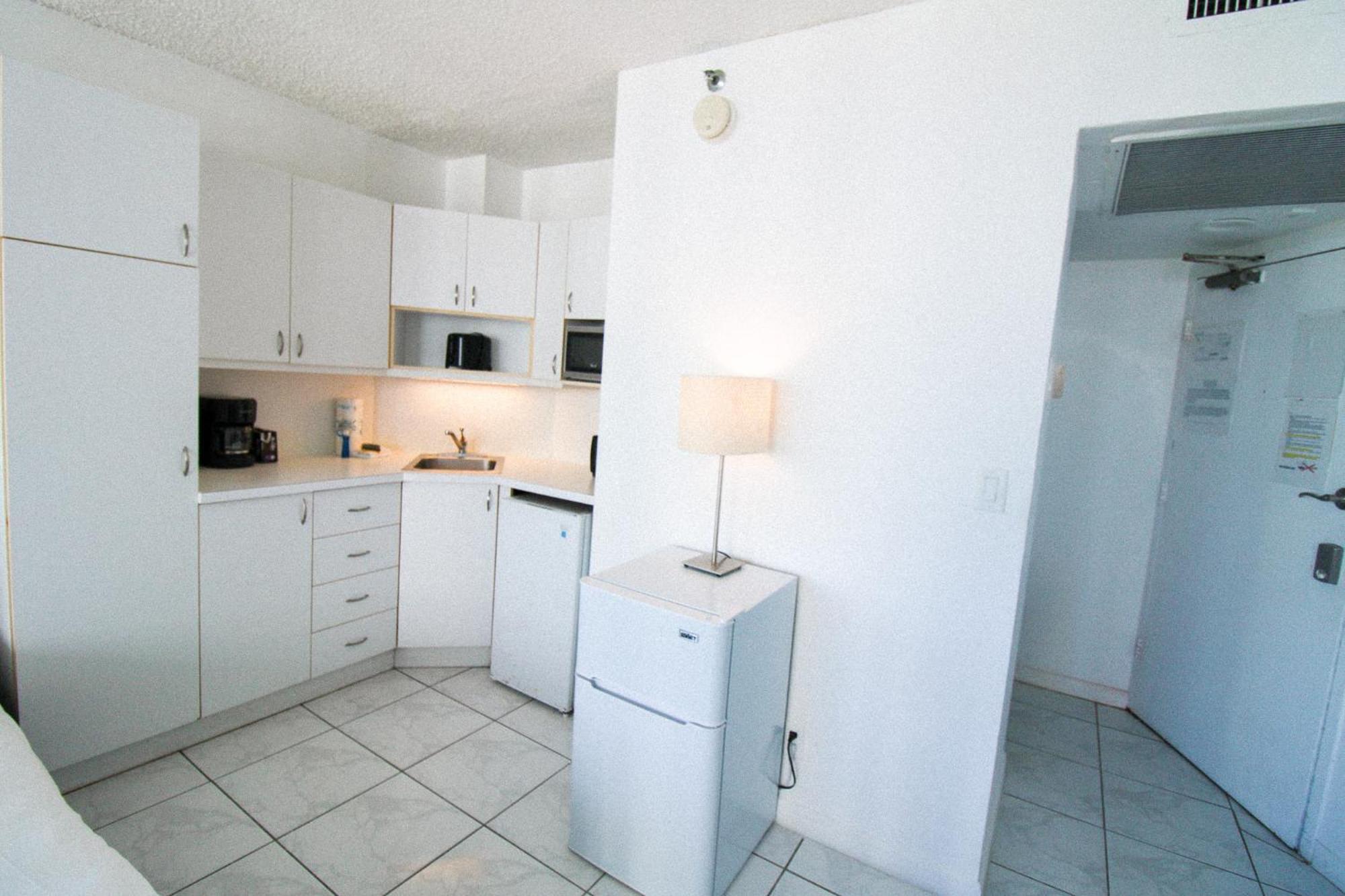 Castle 1118 Studio Bayview Direct Beach Access, Tennis, Pool, Restaurants, Free Parking Маямі-Біч Екстер'єр фото